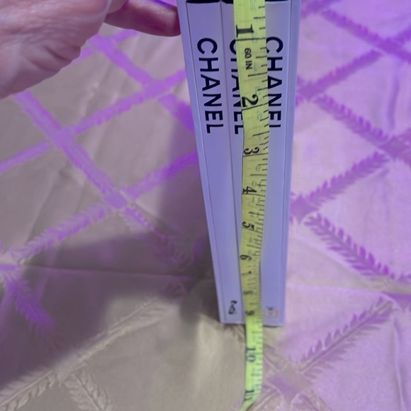 Chanel Coffee Book Table - Home Accessories 🖤 - Picture 11 of 11